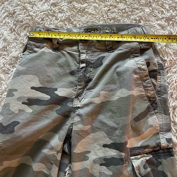 American Eagle Grey Camo Cargo Jean - Picture 10 of 13